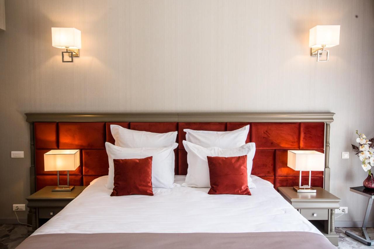 Hotel Carpat Inn Azuga Bagian luar foto