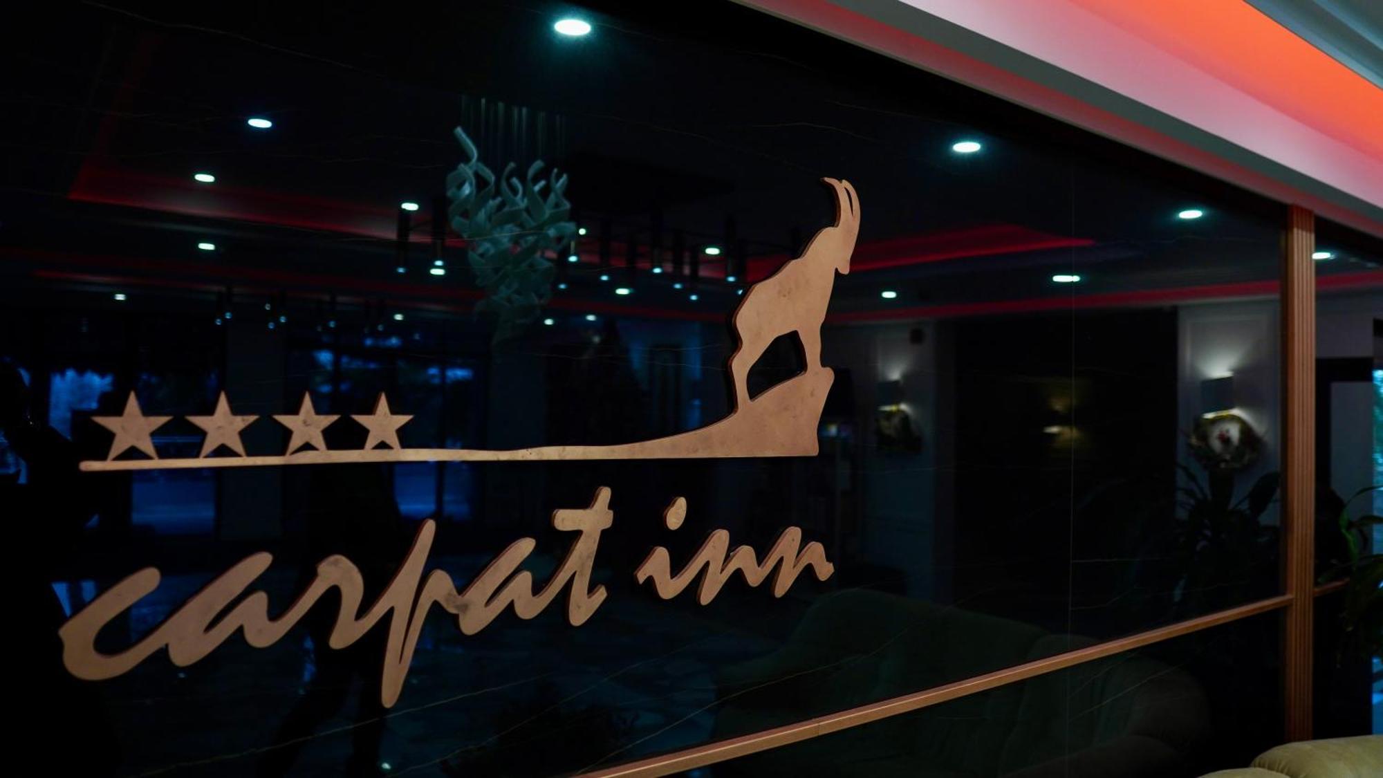 Hotel Carpat Inn Azuga Bagian luar foto