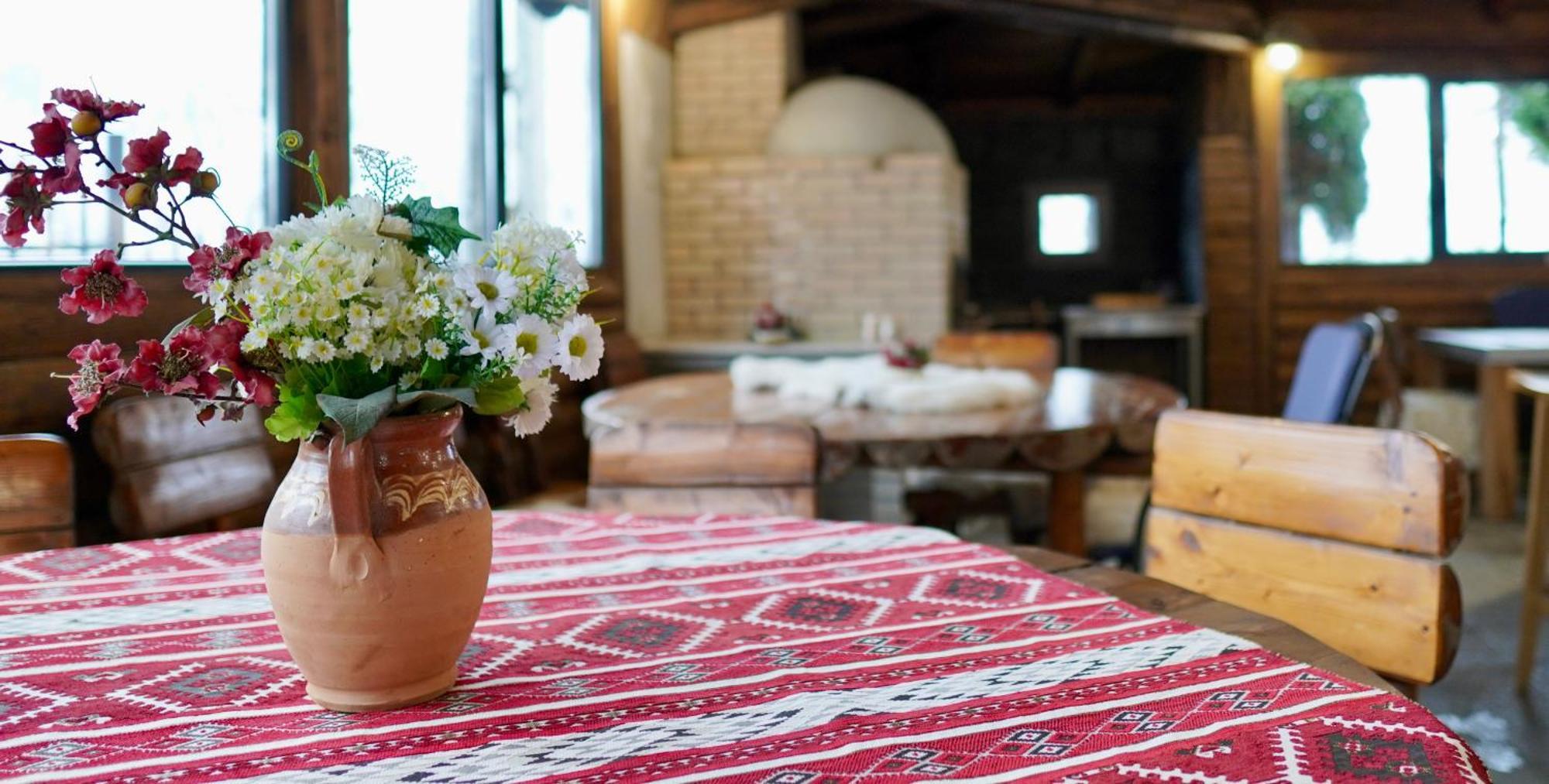 Hotel Carpat Inn Azuga Bagian luar foto