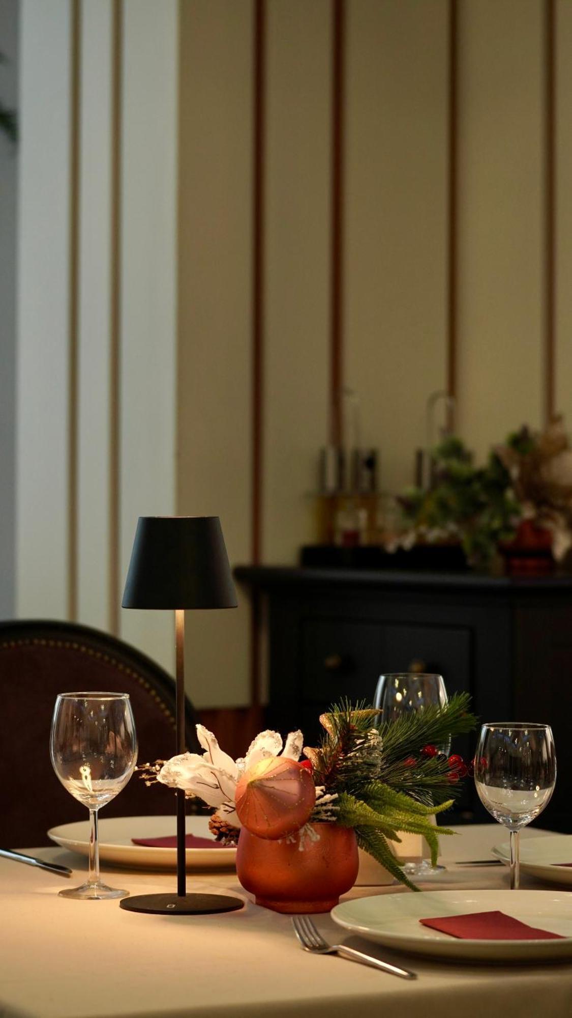 Hotel Carpat Inn Azuga Bagian luar foto