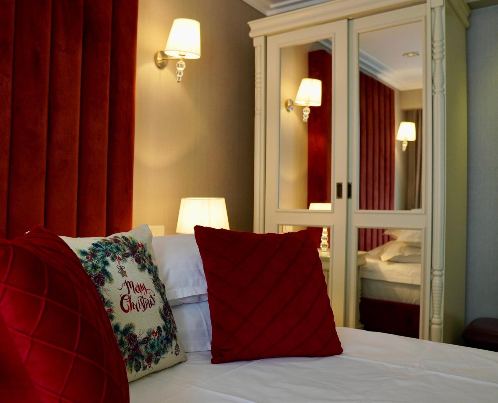 Hotel Carpat Inn Azuga Bagian luar foto