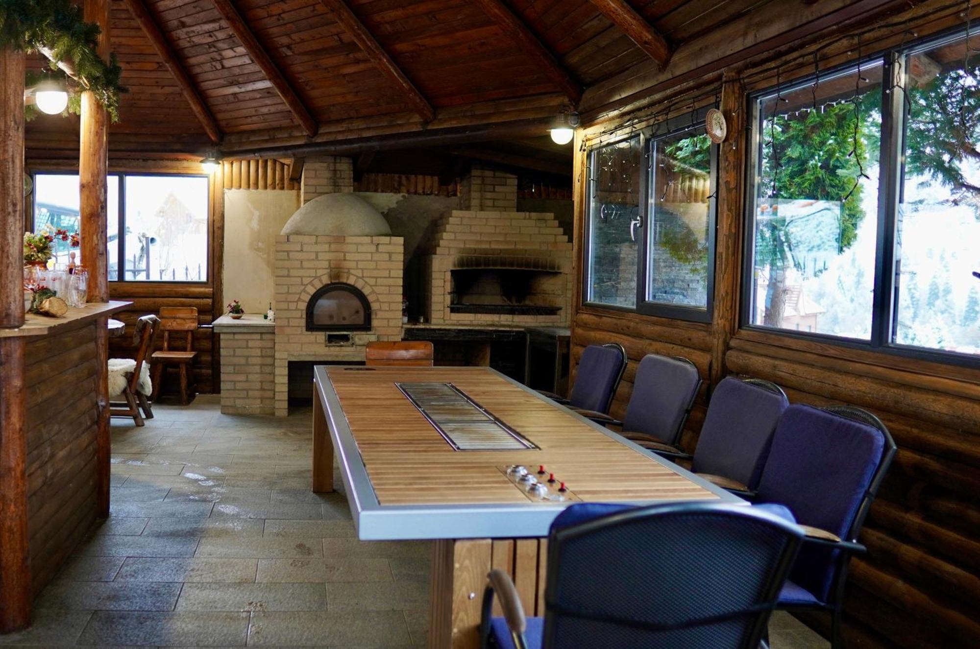 Hotel Carpat Inn Azuga Bagian luar foto