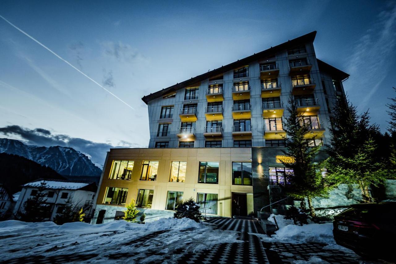 Hotel Carpat Inn Azuga Bagian luar foto